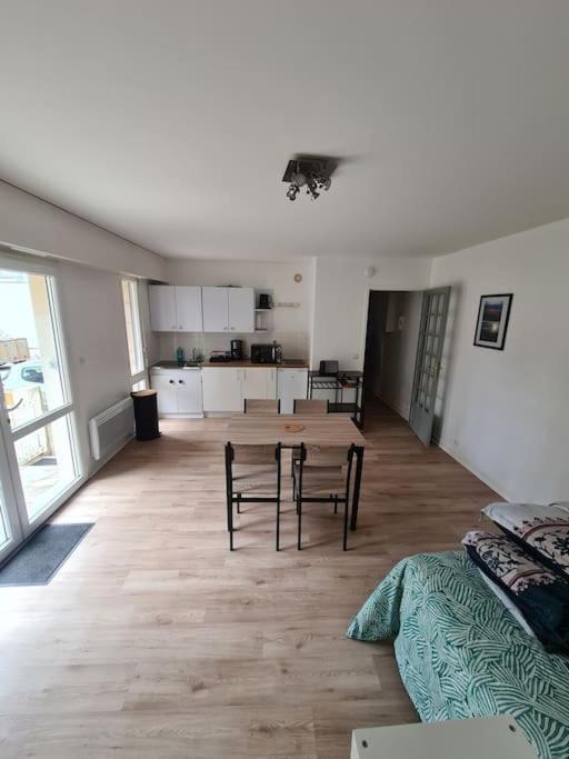 50M De La Plage: Studio Au Coeur Du Centre ! Apartment Saint-Cast-le-Guildo Bagian luar foto