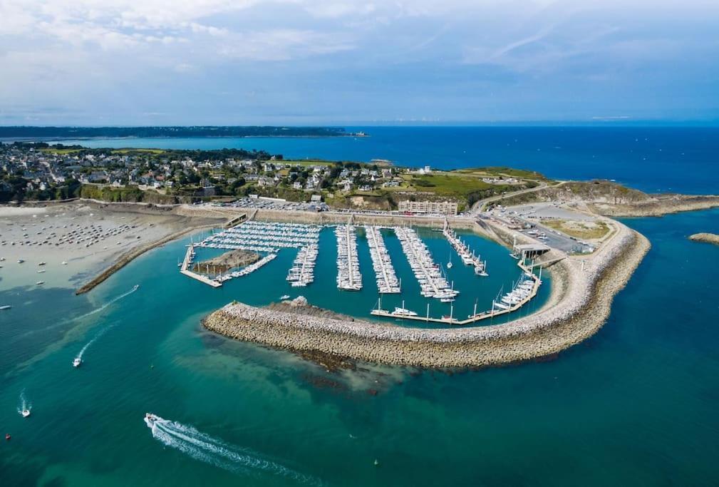50M De La Plage: Studio Au Coeur Du Centre ! Apartment Saint-Cast-le-Guildo Bagian luar foto